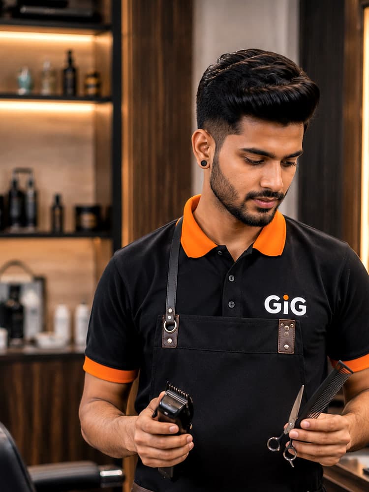 Men's Grooming Specialist at work